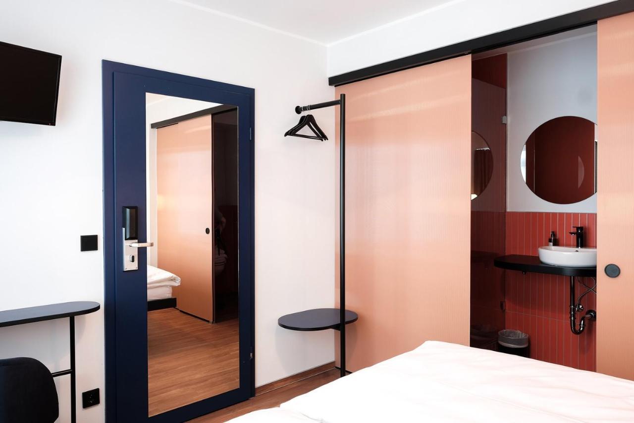 The Dot | 24/7 Checkin Hotel Munich Exterior photo