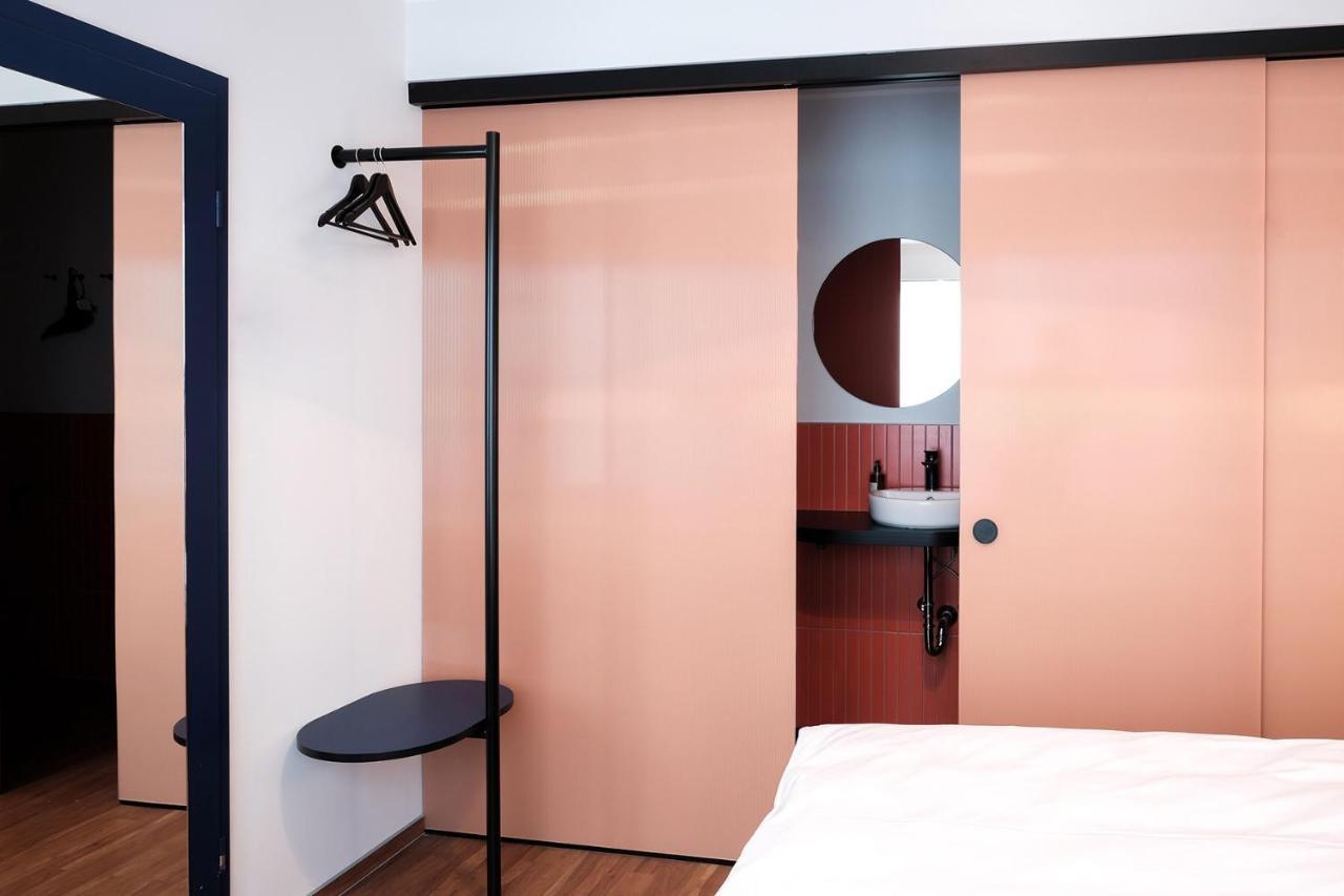 The Dot | 24/7 Checkin Hotel Munich Exterior photo