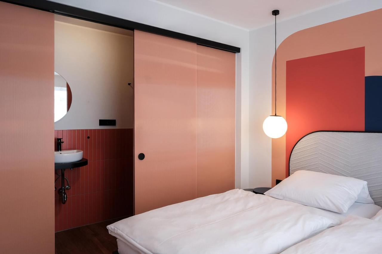 The Dot | 24/7 Checkin Hotel Munich Exterior photo