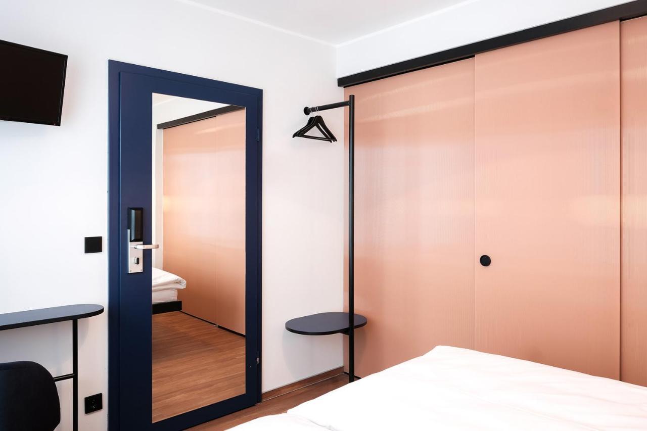 The Dot | 24/7 Checkin Hotel Munich Exterior photo